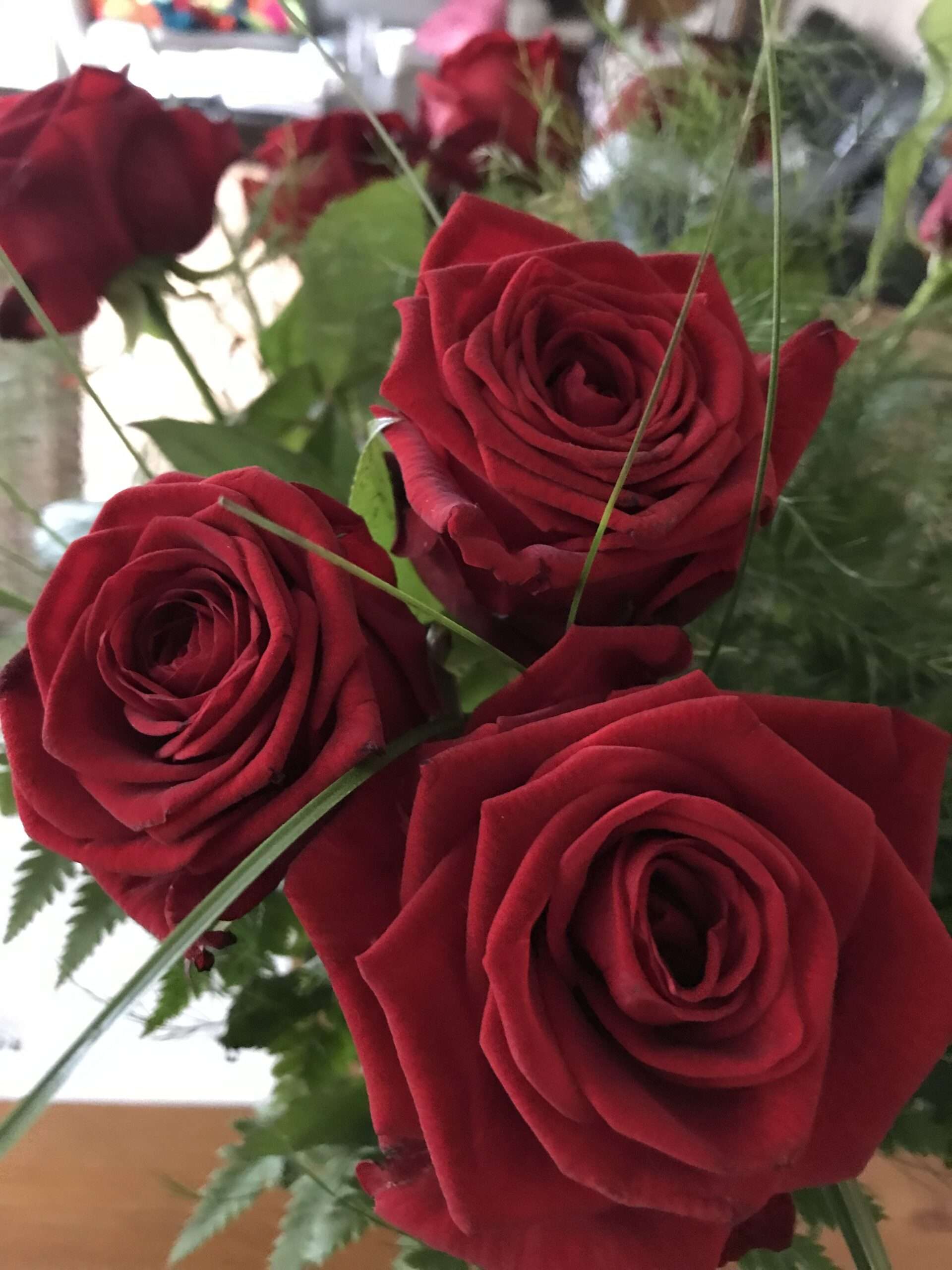 Gedicht: Bed of Roses: Denk an dich. Dein Lachen, das meinem Leben Tiefe schenkt. Deine Augen voller Liebe.