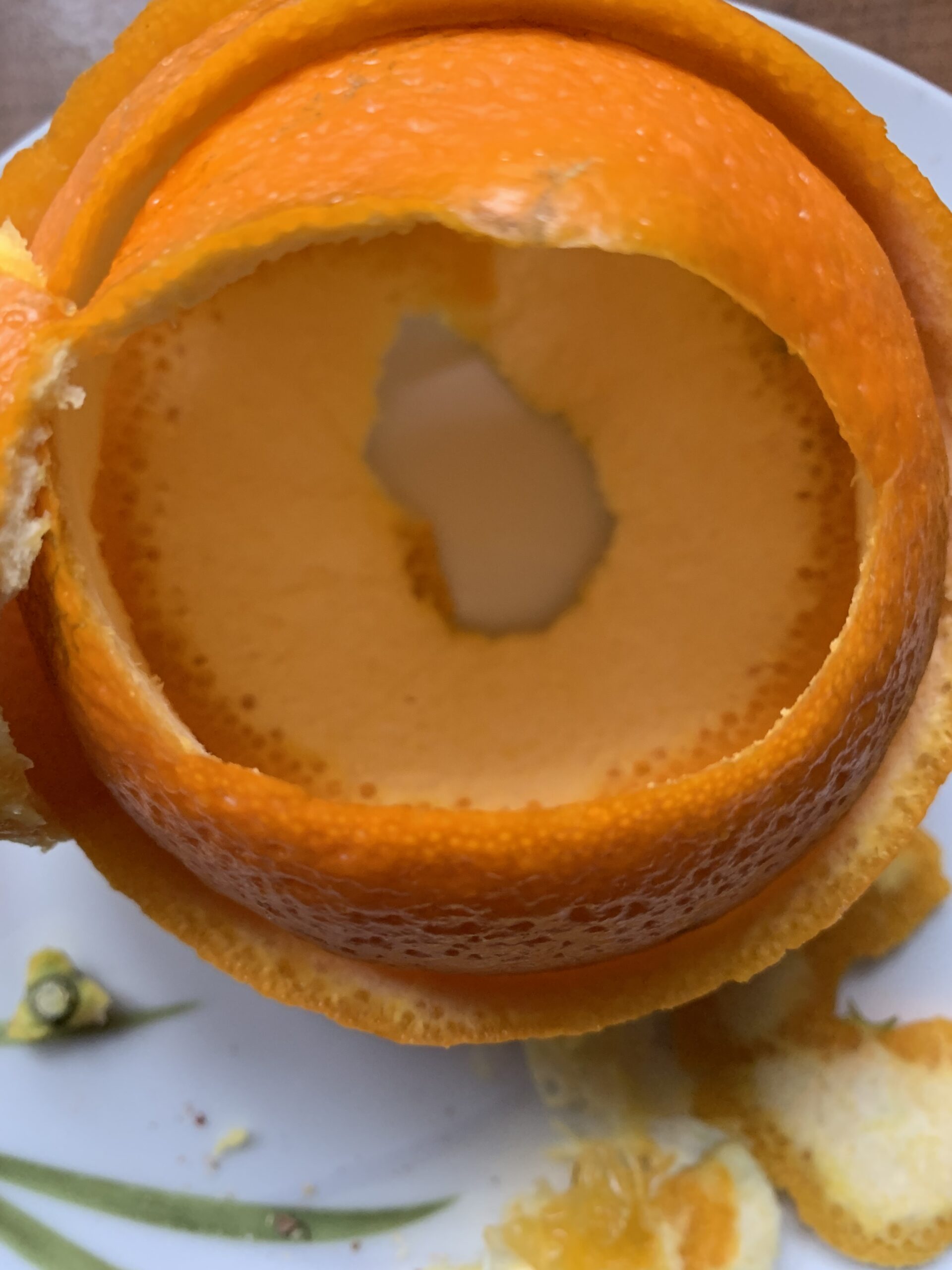 Haiku: Naher Gott Ist Gott nah? Ist Gott fern? Ist Gott beides? Mir nah, seiner Welt fern? Wie kann das sein, meine Gefühle verwirren mich.