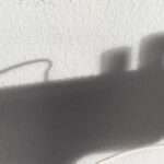 Manchmal willst du nicht sehen, was du siehst. Du erträgst die Eindeutigkeit nicht. Manchmal hilft eine dunkle Brille.