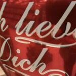 Vogelscheuche der Liebe Wenn alles an Dir den anderen will, nur Dein Herz will es nicht; dann machst Du den anderen zur Vogelscheuche der Liebe. Und bleibst allein.