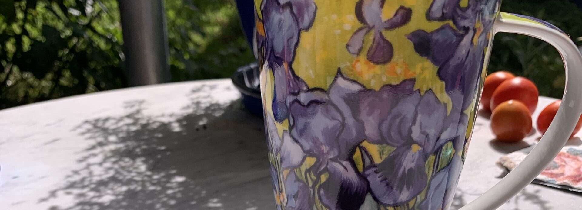 Gedicht: Sie stehen für Liebe, unverbrüchliche Treue, die Tauben. So ist es ein Genuss, das Turteltäubchen-Paar zu sehen, das in unserer Weide schnäbelt.