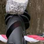 Gedicht: Wir leben auf dem dünnen Eis der Illusion. Liebe? Sicher, wir sind von ihr beseelt, sie umgibt uns wie Wahrheit die Politiker. Doch dann: Die Illusion platzt.