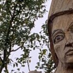 Gedicht: Manche Liebenden sind feige, ducken sich weg, wenn der Geliebte in ihre Nähe kommt, fliehen. Das Problem: so wird das nix mit der Liebe.