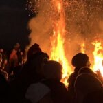 Gedicht: Was eine alte Liebe alles ausrichtet. Das frostige Herz schmilzt, der Winter auch; und von dem haben wir ja auch die Nase gestrichen voll.